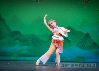 【视频】《筝筝纸鸢》梦之舞舞蹈学校