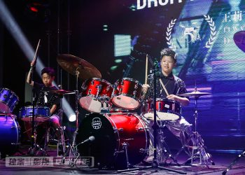 【视频】《Bye Bye Bye》| 表演：David, Miles