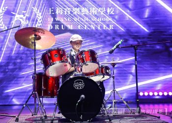 【视频】《Sweet but Psycho》| 表演：Shining